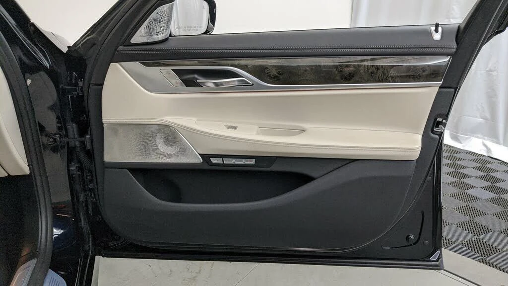 2018 BMW G11/G12 750i & M760i Sedan - Image 19 of 31
