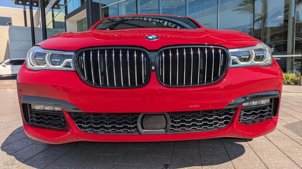 2018 BMW G11/G12 750i & M760i Sedan - Image 14 of 31