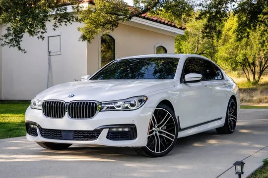 2018 BMW 750i xDrive M Sport Line