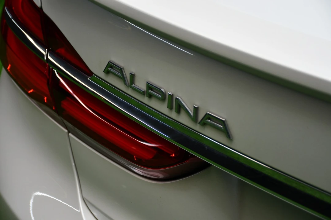 2018 BMW Alpina B7 - Image 13 of 21