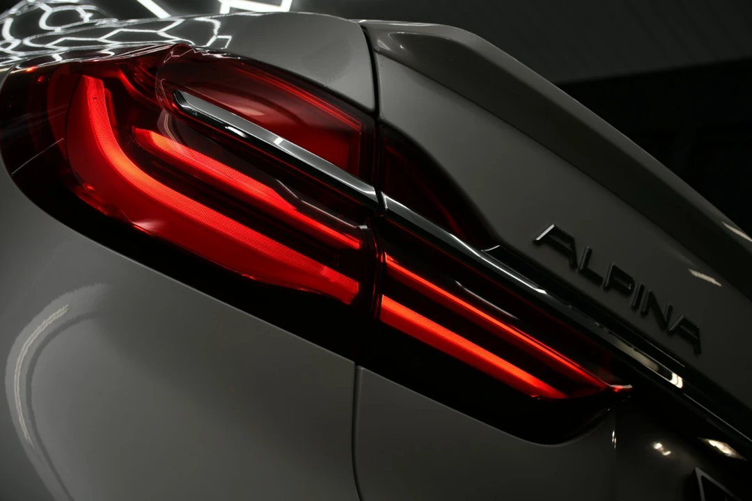 2018 BMW Alpina B7 - Image 12 of 21