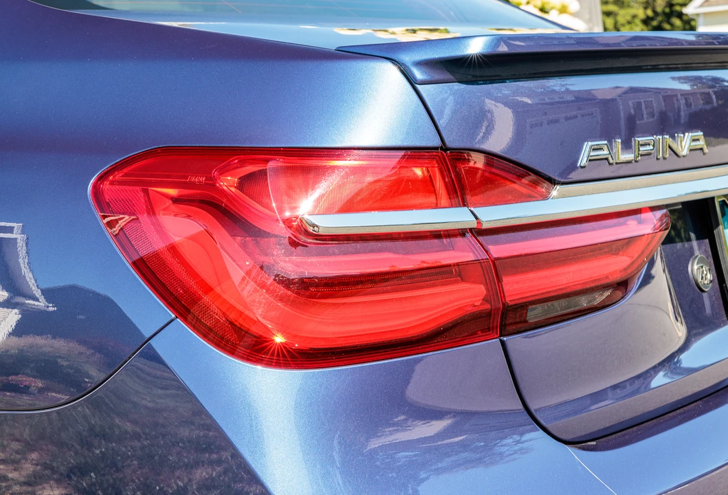 2018 BMW Alpina B7 - Image 30 of 31