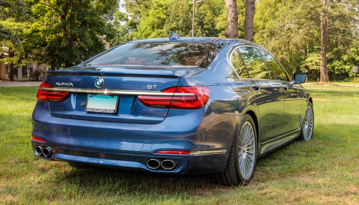 2018 BMW Alpina B7 - Image 10 of 31