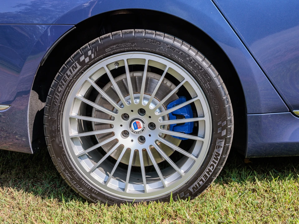 2018 BMW Alpina B7 - Image 22 of 31