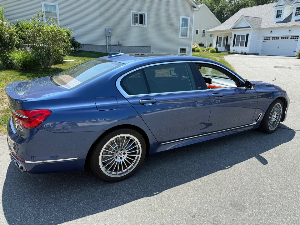 2018 BMW Alpina B7 - Image 17 of 31