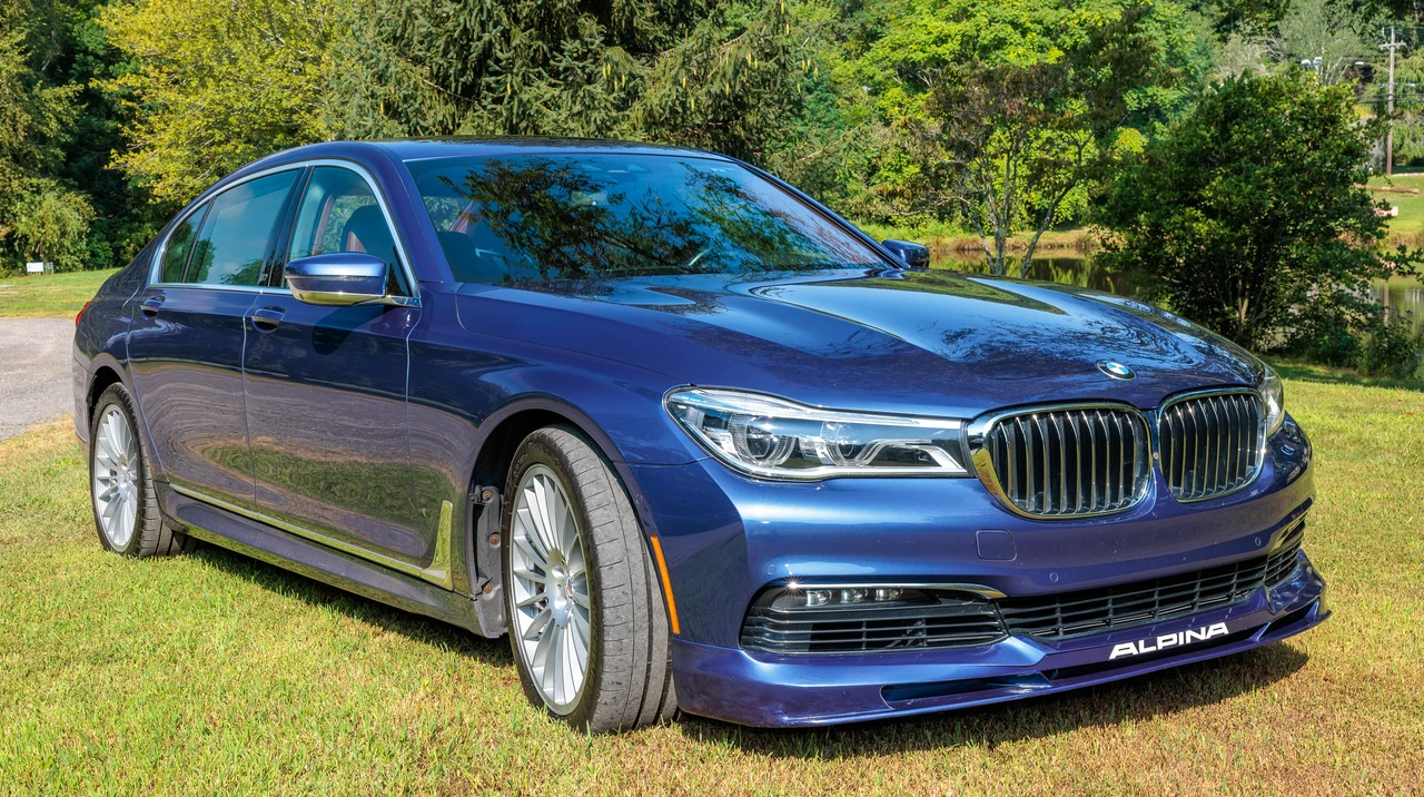 2018 BMW Alpina B7 - Image 13 of 31