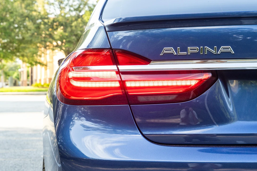2018 BMW Alpina B7 - Image 23 of 31