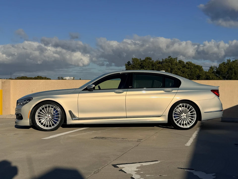 2018 BMW Alpina B7 - Image 8 of 31