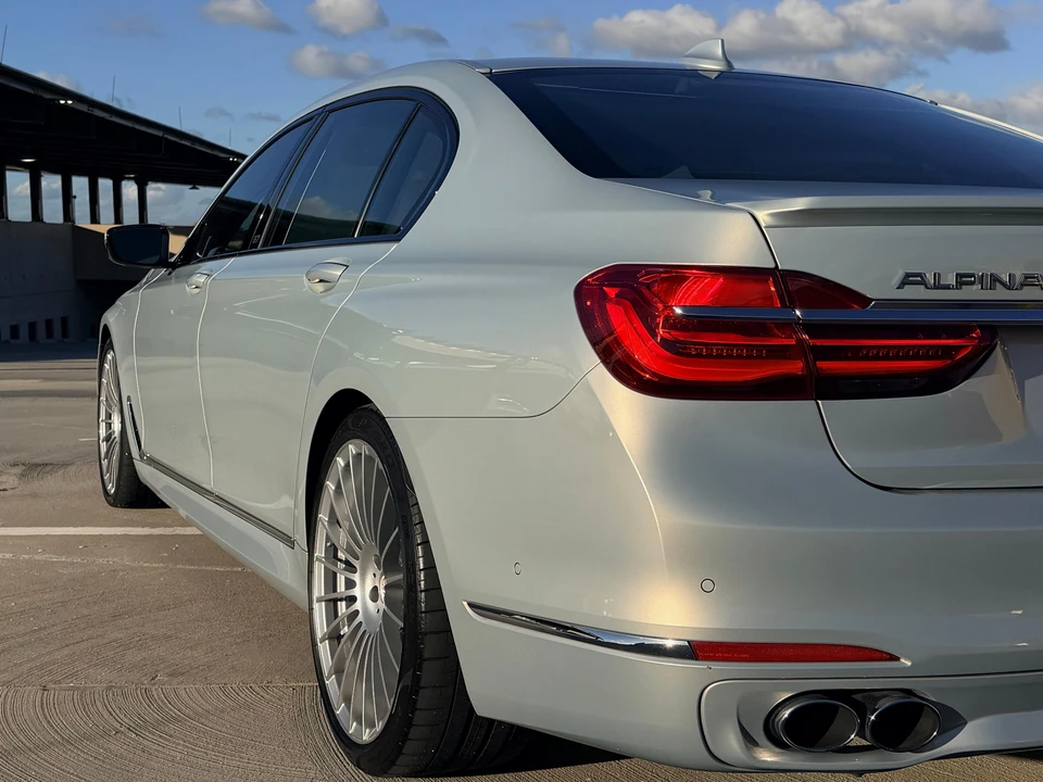 2018 BMW Alpina B7 - Image 25 of 31