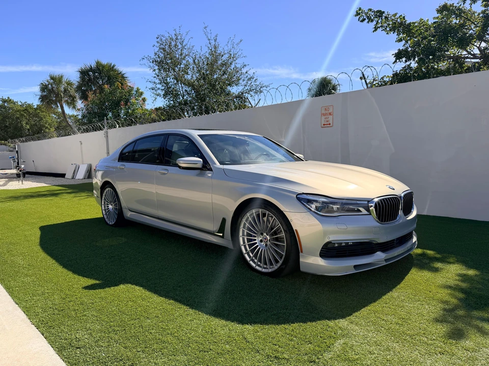 2018 BMW Alpina B7 - Image 11 of 31