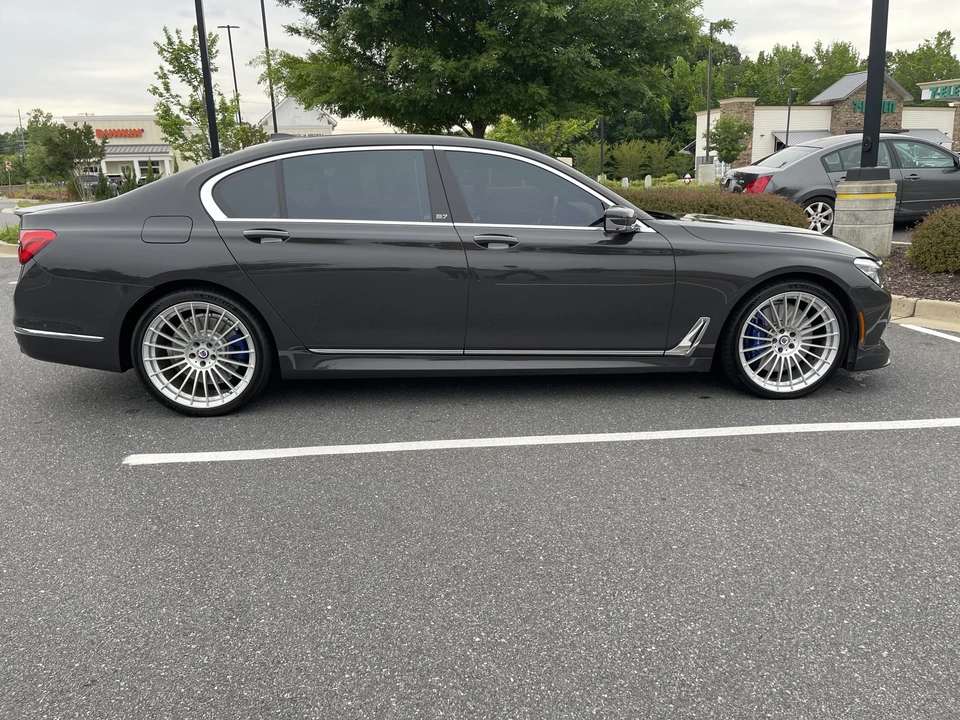 2018 BMW Alpina B7 - Image 11 of 31