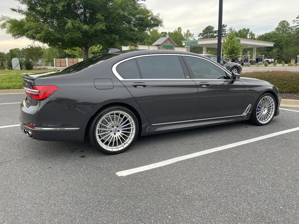 2018 BMW Alpina B7 - Image 13 of 31