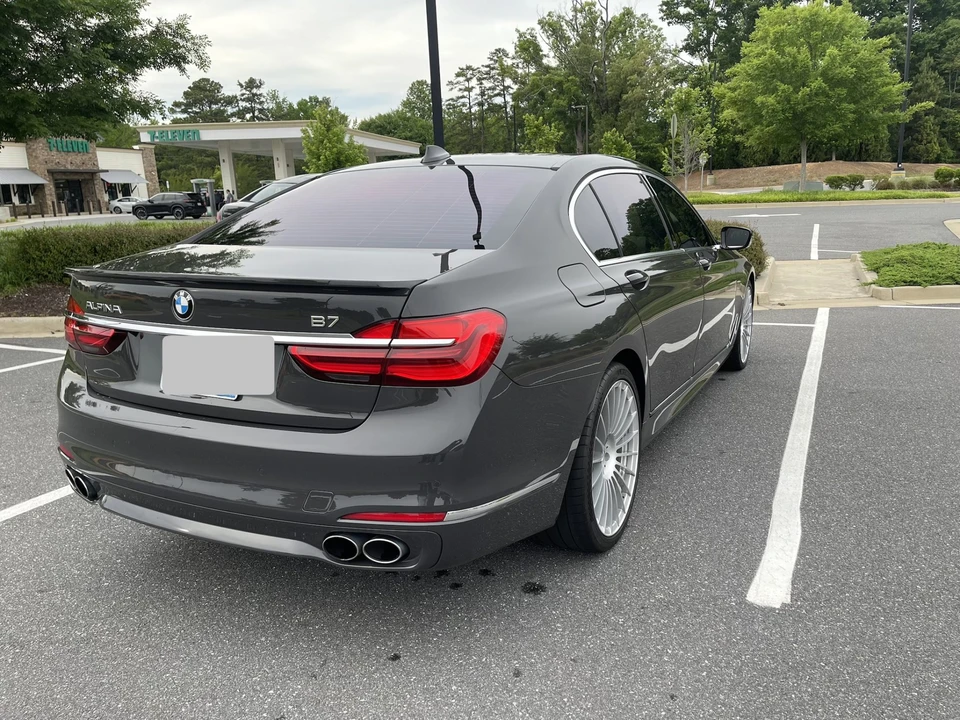 2018 BMW Alpina B7 - Image 15 of 31