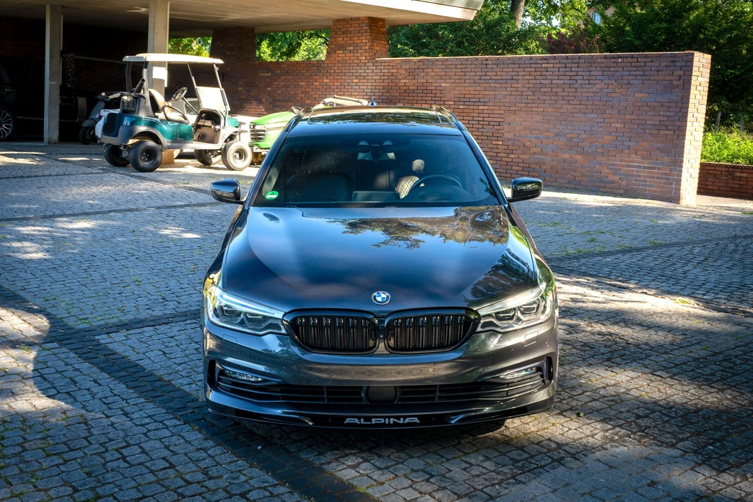 2018 BMW Alpina B5 - Image 2 of 31