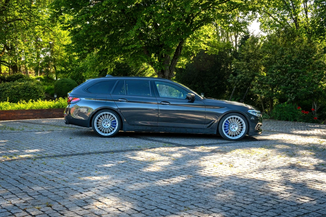 2018 BMW Alpina B5 - Image 11 of 31