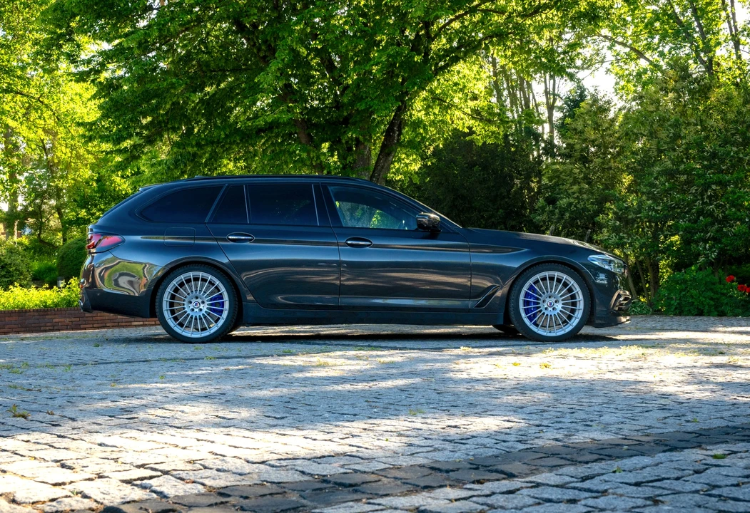 2018 BMW Alpina B5 - Image 3 of 31