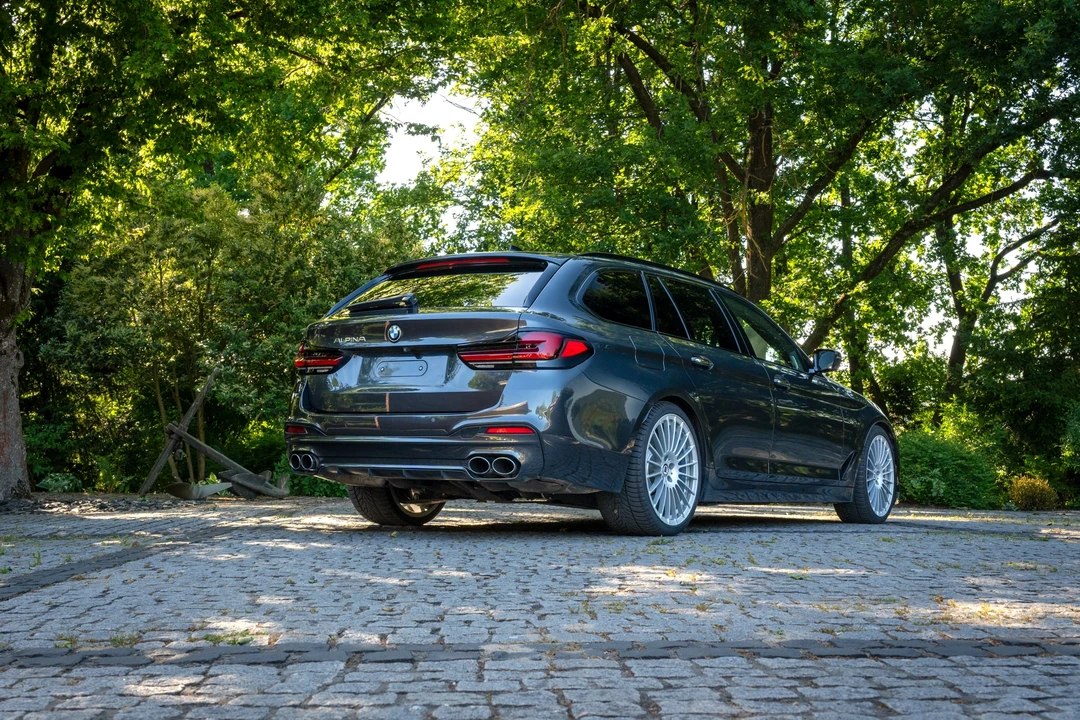 2018 BMW Alpina B5 - Image 18 of 31
