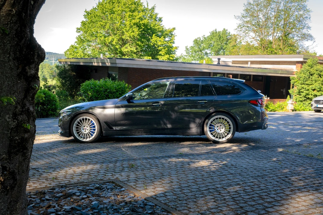 2018 BMW Alpina B5 - Image 24 of 31