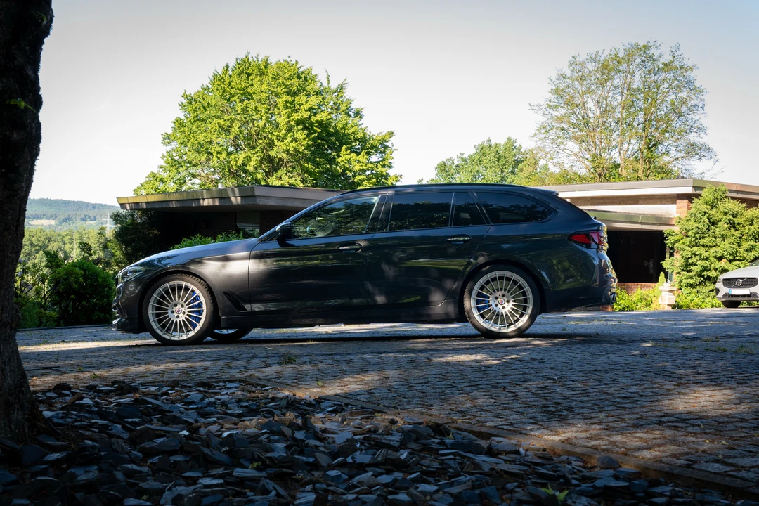 2018 BMW Alpina B5 - Image 8 of 31