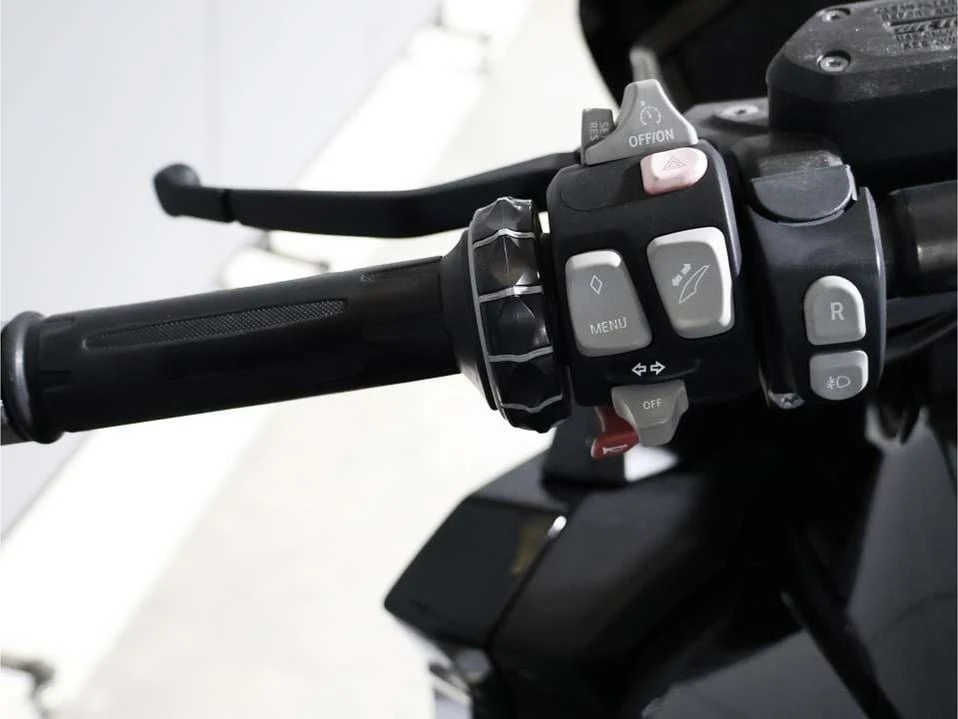 2018 BMW K1600 - Image 11 of 15