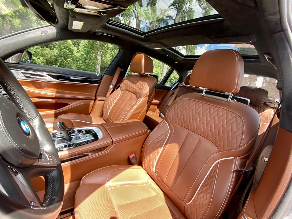 2018 BMW G11/G12 750i & M760i Sedan - Image 30 of 31