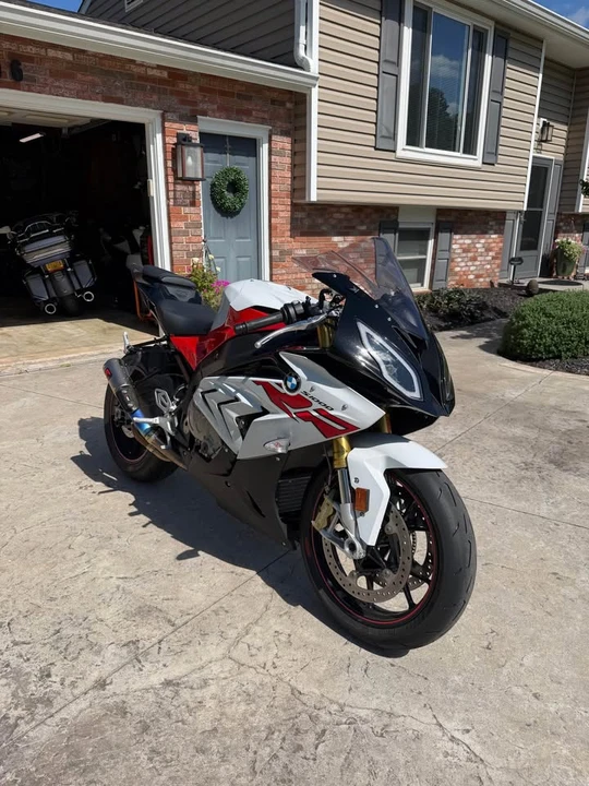 2018 BMW S1000 - Image 2 of 10