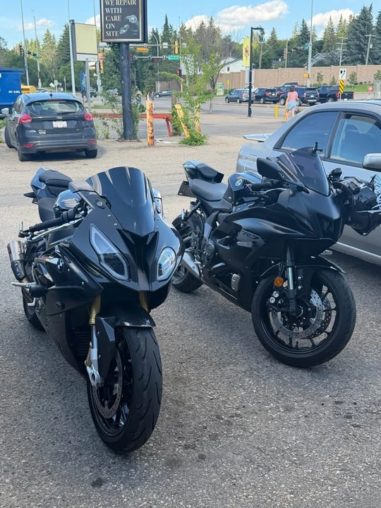 2018 BMW S1000 - Image 4 of 4