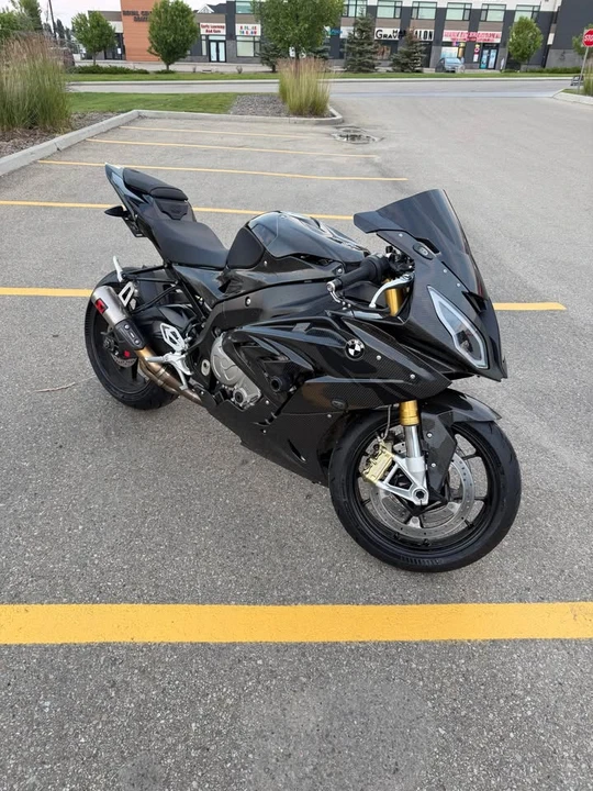 2018 BMW S1000 - Image 3 of 4