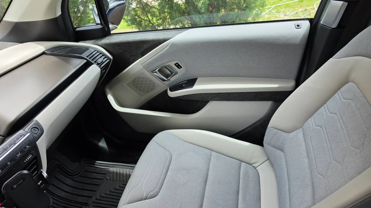 2018 BMW i3 - Image 12 of 21