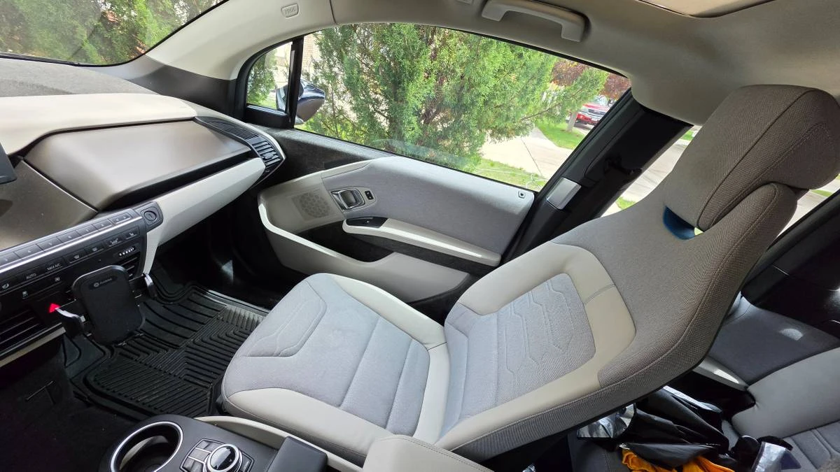 2018 BMW i3 - Image 11 of 21