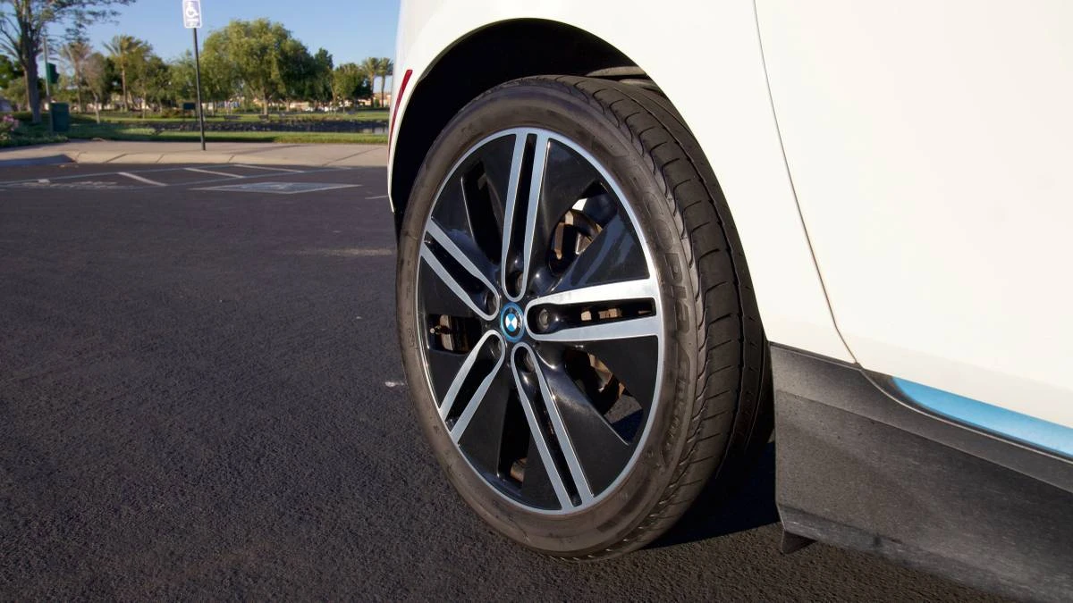 2018 BMW i3 - Image 8 of 24