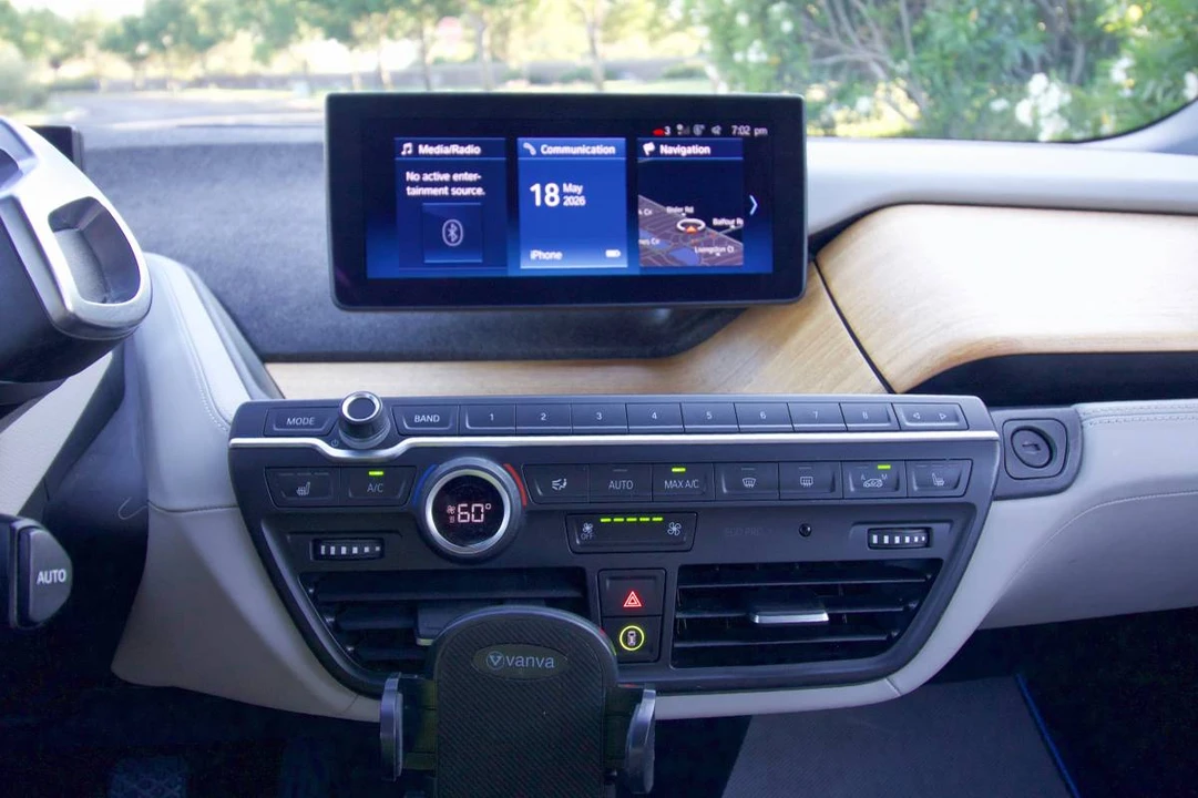 2018 BMW i3 - Image 19 of 24
