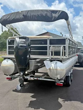 2018 Bentley 240 Cruise SE