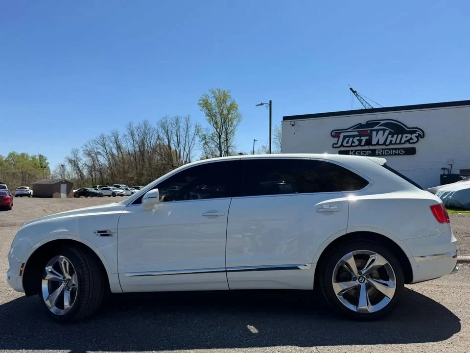 2018 Bentley Bentayga - Image 2 of 16