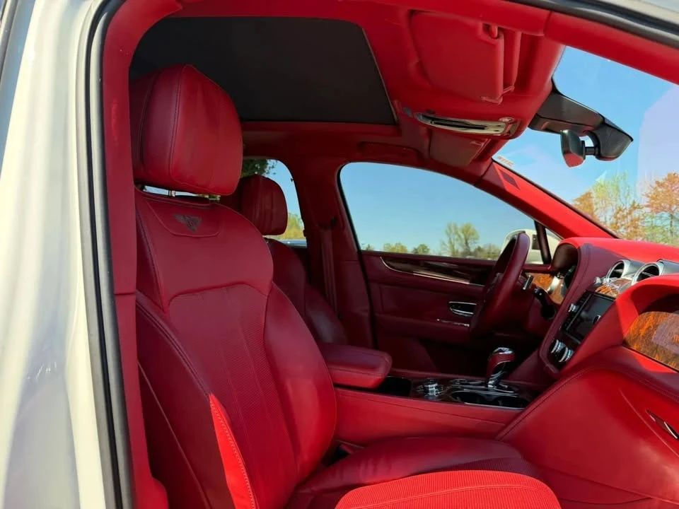 2018 Bentley Bentayga - Image 11 of 16