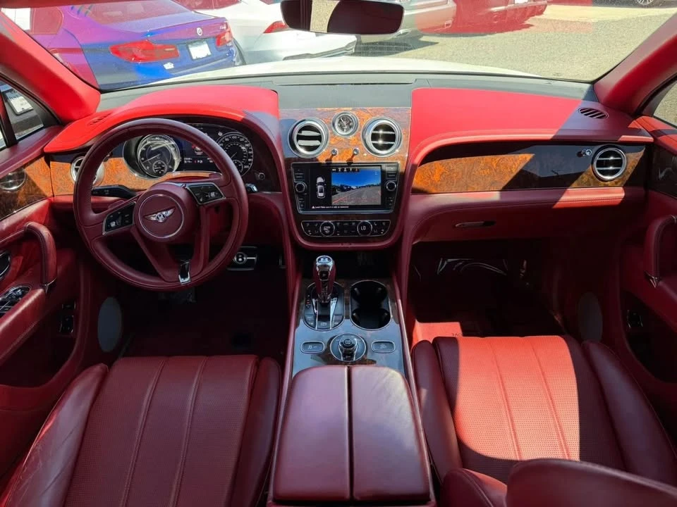 2018 Bentley Bentayga - Image 9 of 16