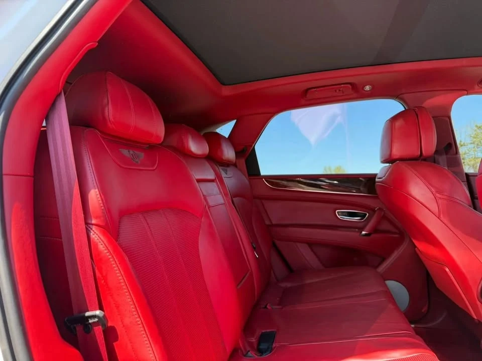 2018 Bentley Bentayga - Image 14 of 16