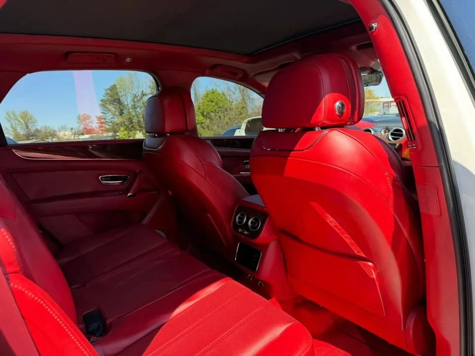 2018 Bentley Bentayga - Image 13 of 16