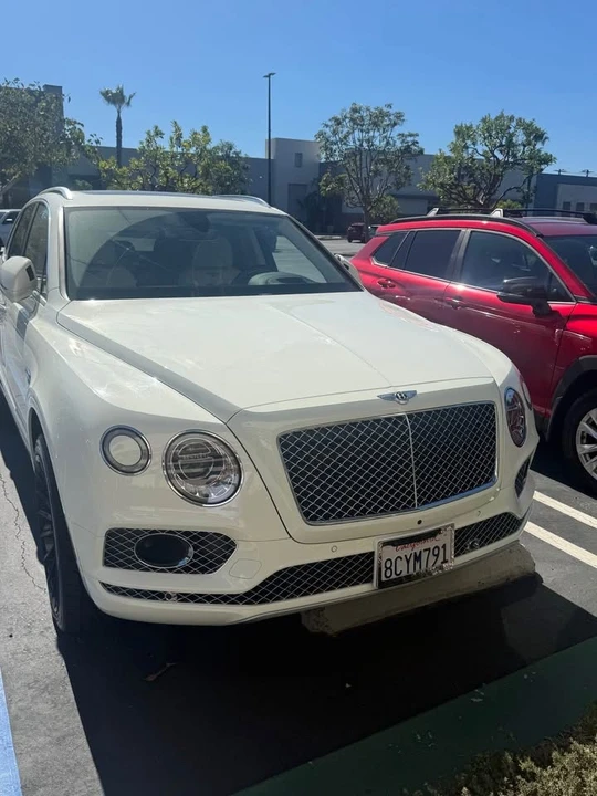 2018 Bentley Bentayga - Image 3 of 10