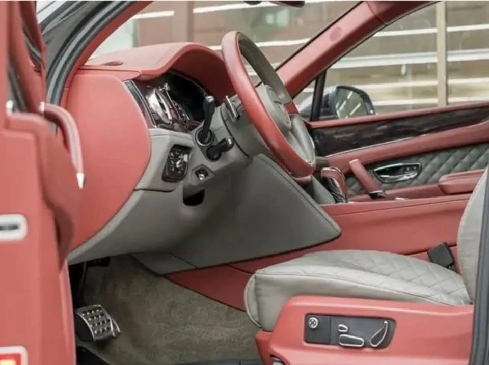 2018 Bentley Bentayga - Image 3 of 4