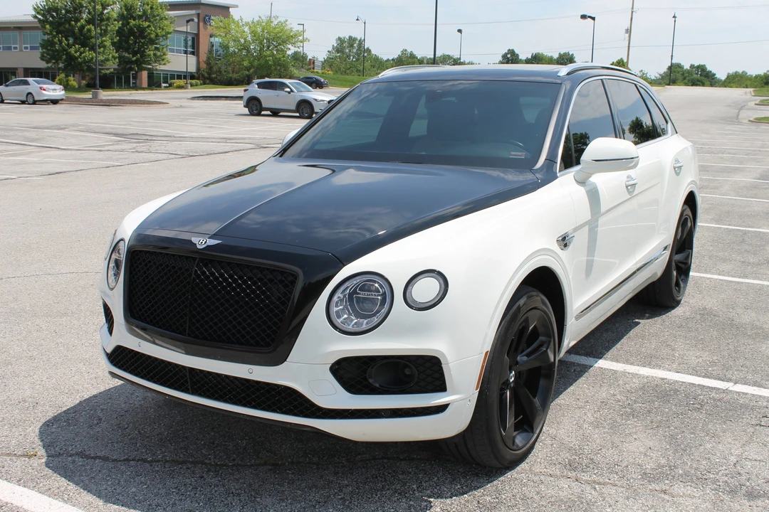 2018 Bentley Bentayga - Image 2 of 31