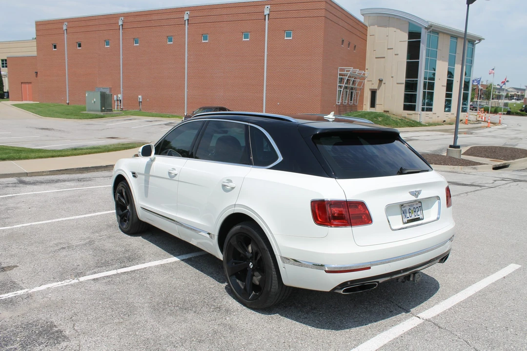 2018 Bentley Bentayga - Image 8 of 31