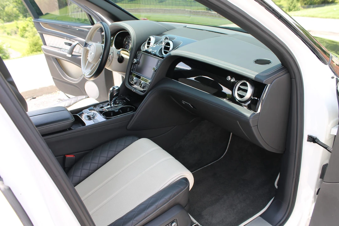2018 Bentley Bentayga - Image 27 of 31