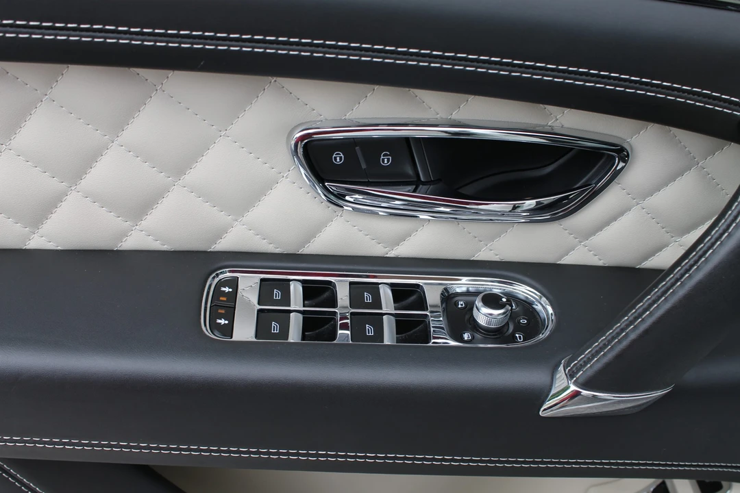 2018 Bentley Bentayga - Image 25 of 31
