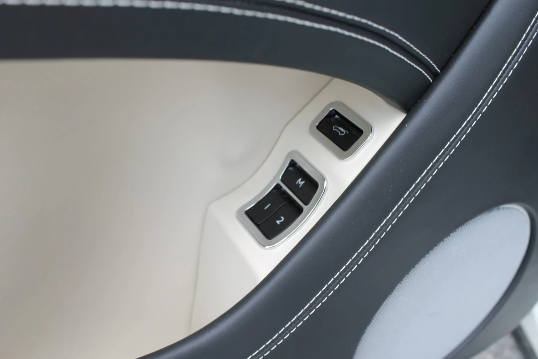 2018 Bentley Bentayga - Image 26 of 31
