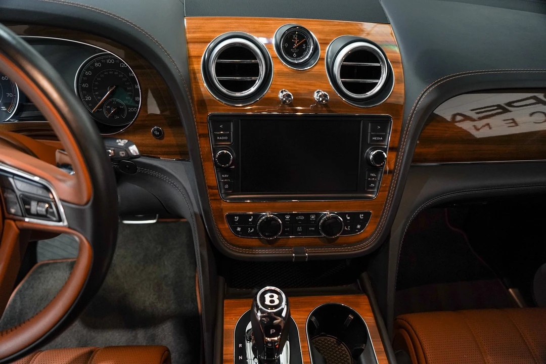 2018 Bentley Bentayga - Image 11 of 31