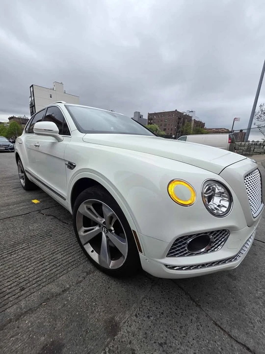 2018 Bentley Bentayga - Image 4 of 11