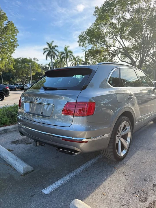 2018 Bentley Bentayga - Image 8 of 20