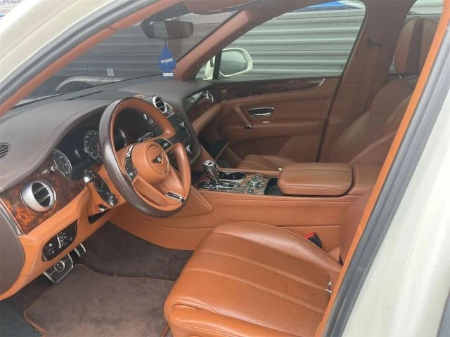 2018 Bentley Bentayga - Image 10 of 17