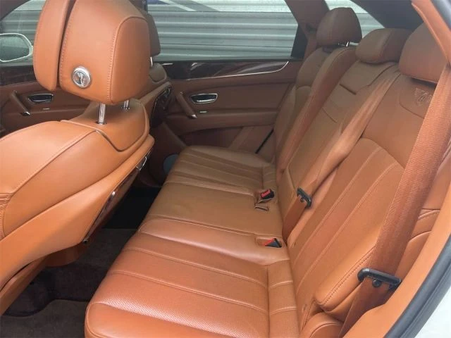 2018 Bentley Bentayga - Image 12 of 17